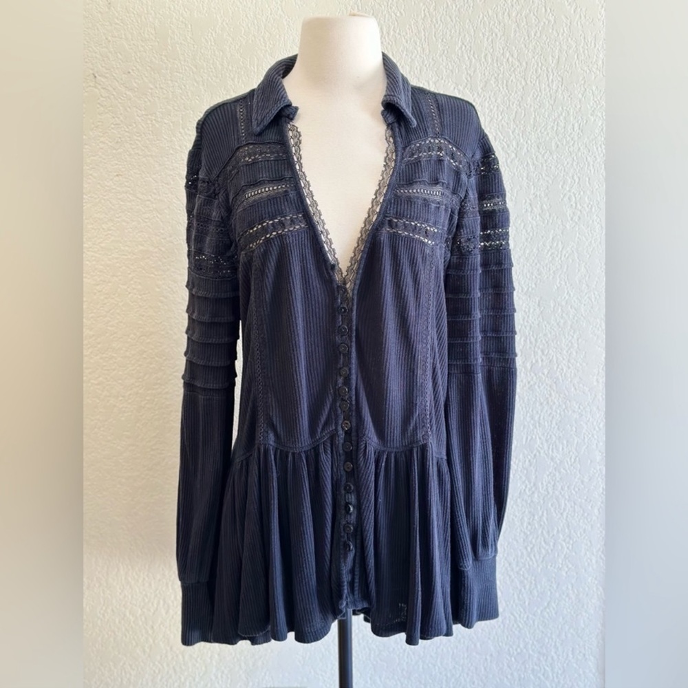 Free people long sleeve flounce top button down v neck lace detail black small